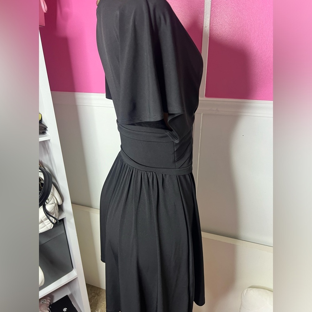 Elegant Black Dress - Picture 3 of 8